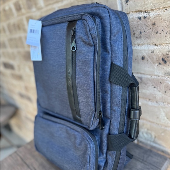 Duchamp NWT Navy Blue 3-in-1 Laptop/Backpack/Briefcase Bag, 18"Hx12"Wx6"D - Picture 4 of 13
